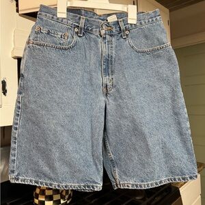 Levi’s shorts size 32 loose fit